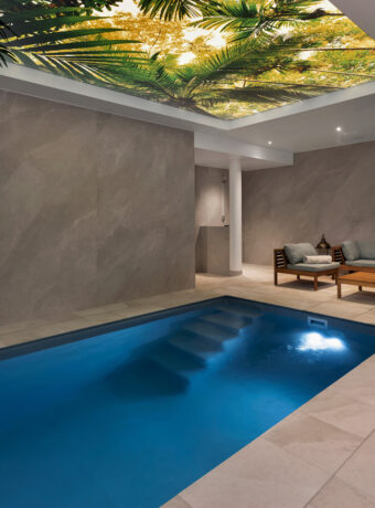 Pool, bar, and gourmet breakfast served at the hotel