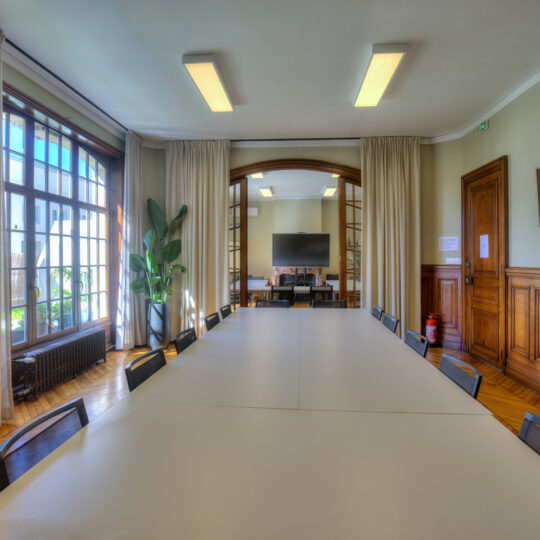 Bright seminar space with meeting room layout in a hotel in Saint-Quentin