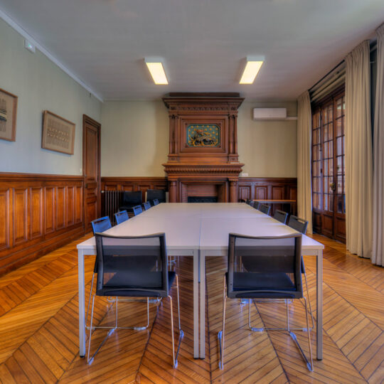 Quiet and bright workspace for business meetings